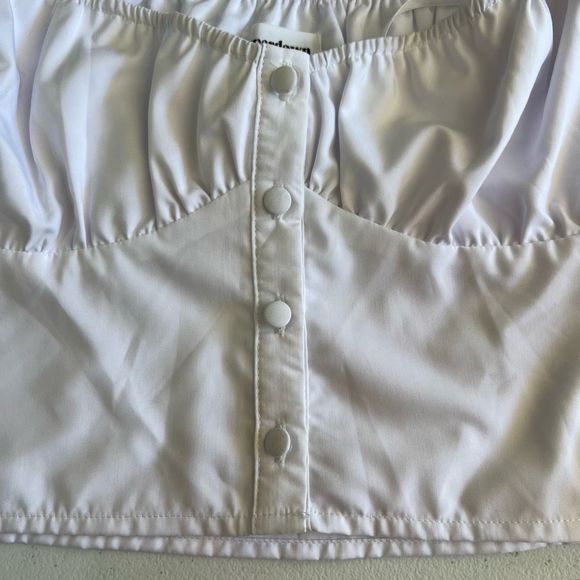 Superdown White Button Front Gabbie Ruched Crop Top Size XS NWT - Picture 2 of 7
